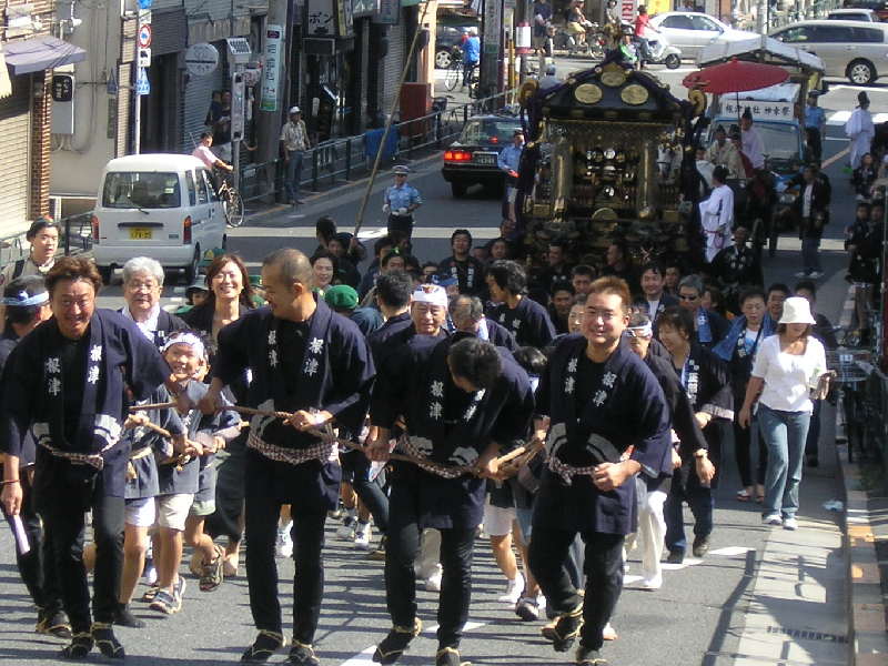 根津神社・神幸祭_e0035646_20475229.jpg