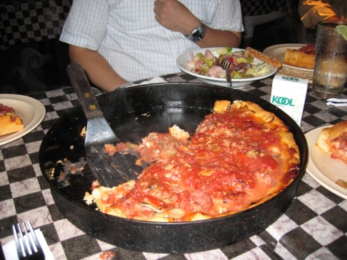 「Deep Dish Pizza」とステーキ_c0070855_1352458.jpg