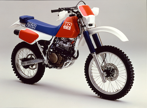 XR250Rの歴史_e0061077_12027.jpg