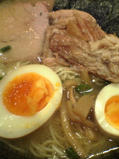 ラーメン鐵釜（らーめんてつがま）_b0043991_14202372.jpg