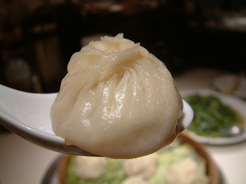「浜松町 新亜飯店で小龍包」_a0000029_9215229.jpg