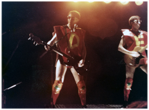 DEVO 1980京都公演_b0028040_23142246.jpg