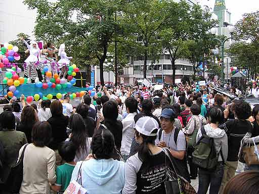 札幌レインボーマーチ：ゲイ、レズビアンら、札幌の街なかを大行進_d0066343_2081657.jpg