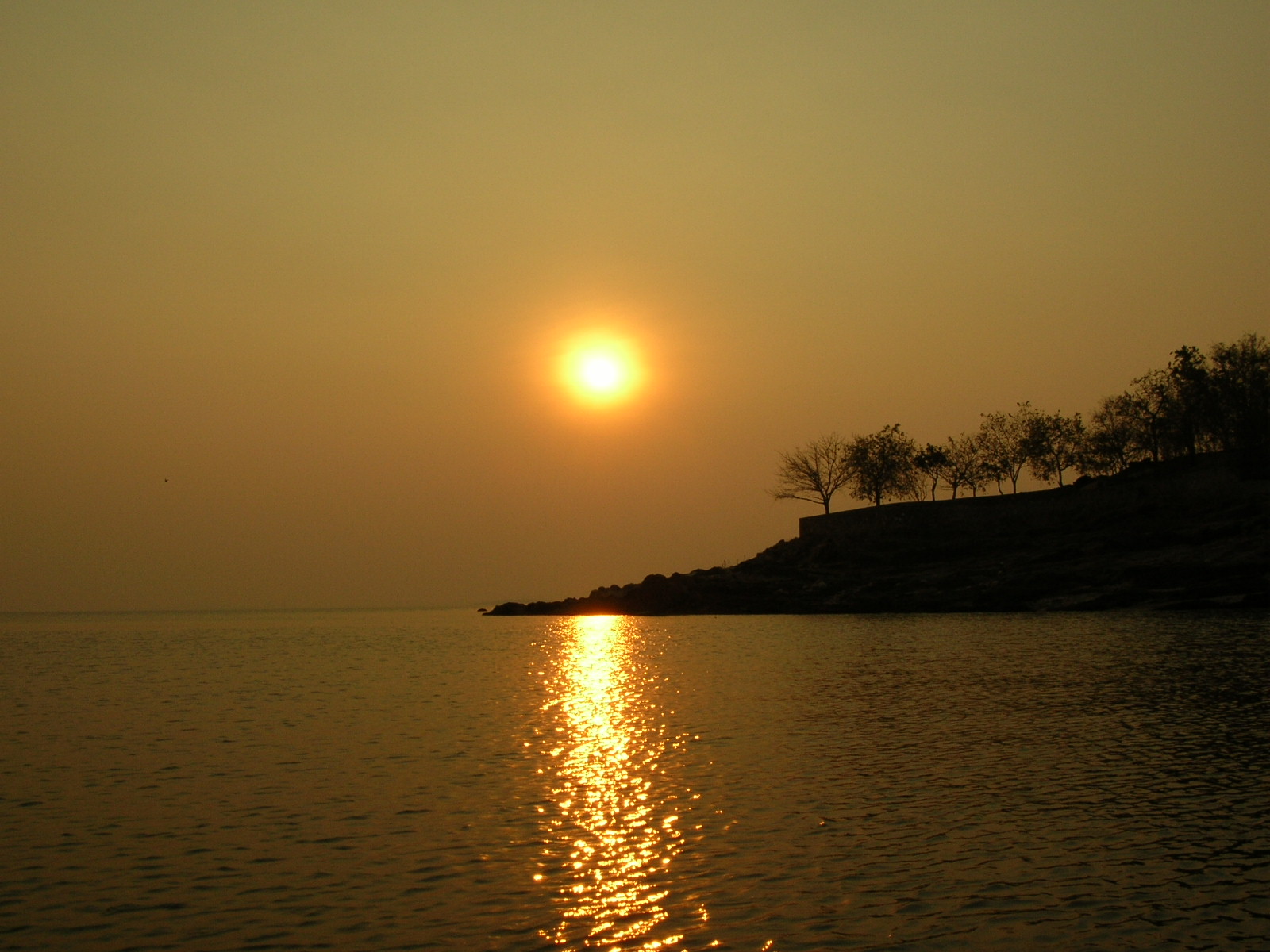 カリバ湖の夕焼け S E X T A N S 好奇心のコンパス