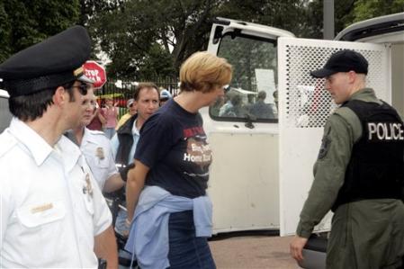 Sheehan Arrested During Anti-War Protest _b0042457_182713.jpg