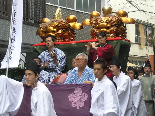 日暮里諏方神社・神幸祭_e0035646_2042056.jpg