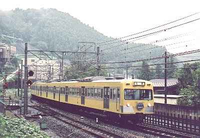 池袋線の電車_e0030537_0303392.jpg