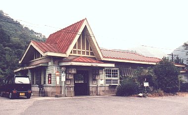 旧 同和鉱業片上鉄道線 吉ヶ原駅_e0030537_0532069.jpg
