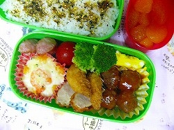 今日はお弁当ヽ( ´O｀)ゞﾌｧｰｧ...と、お料理バトン_d0046905_107866.jpg