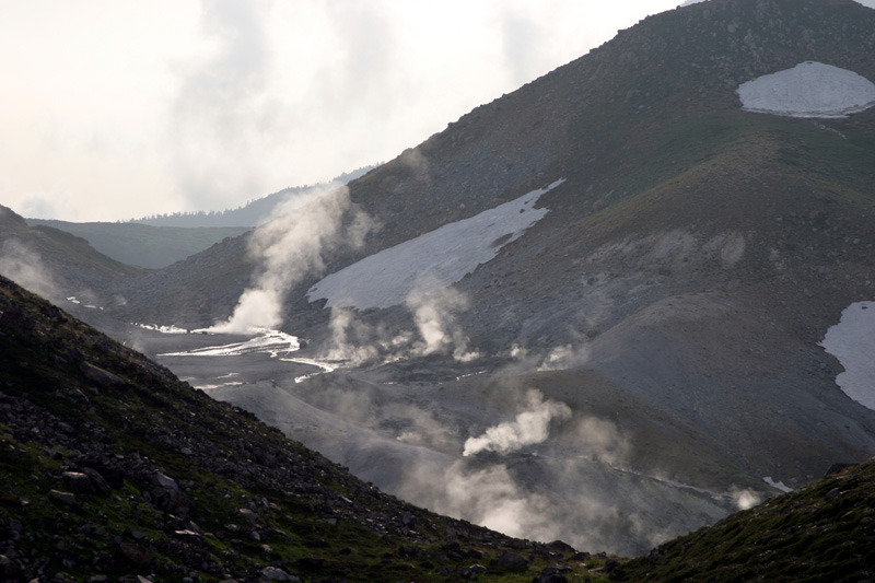 2005.7.27　雷鳥尾根より地獄谷を望む_a0044695_691968.jpg