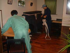 店内にピアノを設置しました_a0041925_0555927.jpg