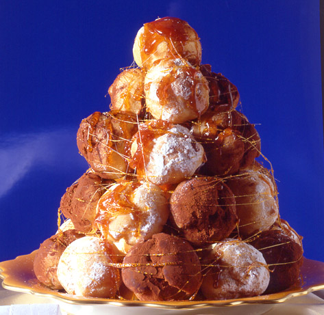 クロカンブッシュ（仏：croquembouche）_e0065268_184612100.jpg