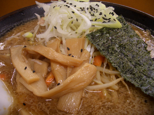 ビールと餃子とラーメンと_c0029165_23162119.jpg