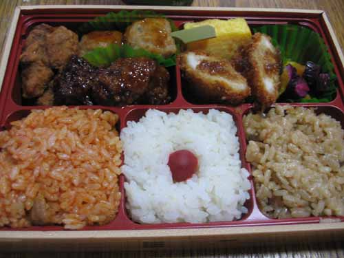 三色弁当_b0029031_8162010.jpg