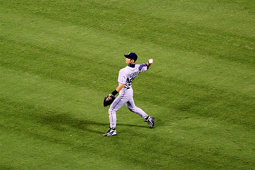 Ichiro Wins 5th Straght Gold Gloves Award _c0006772_02956.jpg