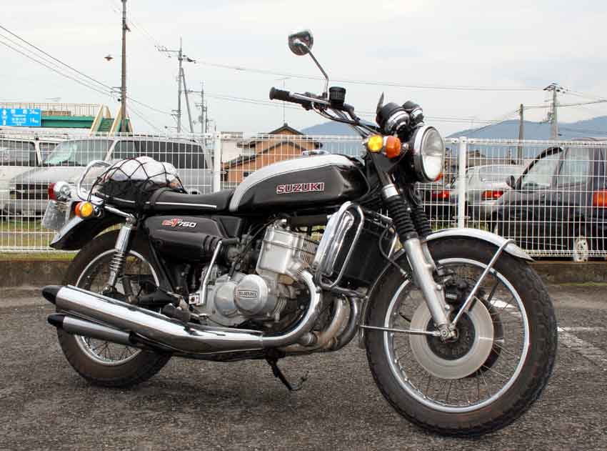 憧れていました(^_^)~ SUZUKI  GT750♪_d0058941_21333660.jpg