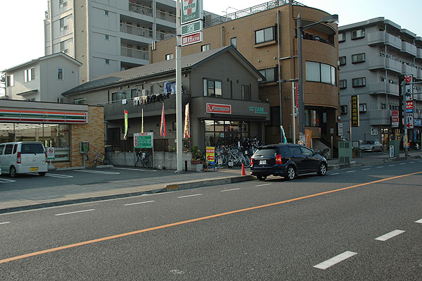 ホームラン太郎の自転車屋_e0031613_134733.jpg