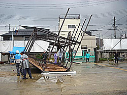 震災からの救援基地 #23 _e0068533_14183083.jpg