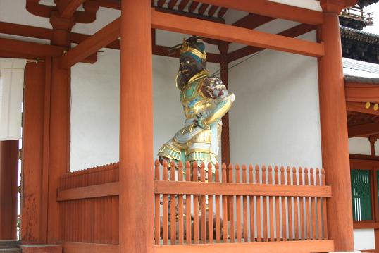 薬師寺の二天王_a0045381_23123785.jpg