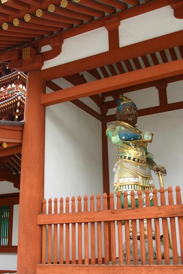 薬師寺の二天王_a0045381_2312682.jpg