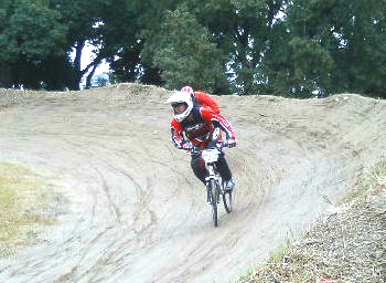 BMX Jシリーズ最終戦大坂大泉緑地_a0065393_14135857.jpg