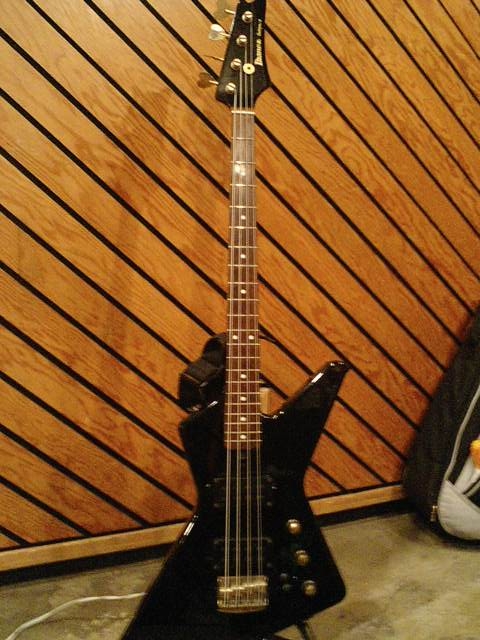 堅実な究極の Ibanez デストロイヤー Destroyer サンバースト（Ibanez ベース ベース