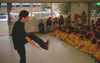 双葉幼稚園・お楽しみ会出演_b0008475_13503015.jpg