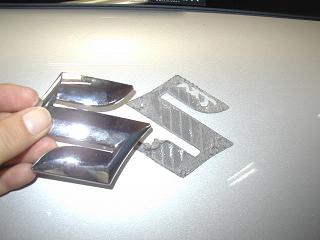 スイフトのエンブレム外し Garage Yoichi スイフトのエンブレム外し Garage Yoichi