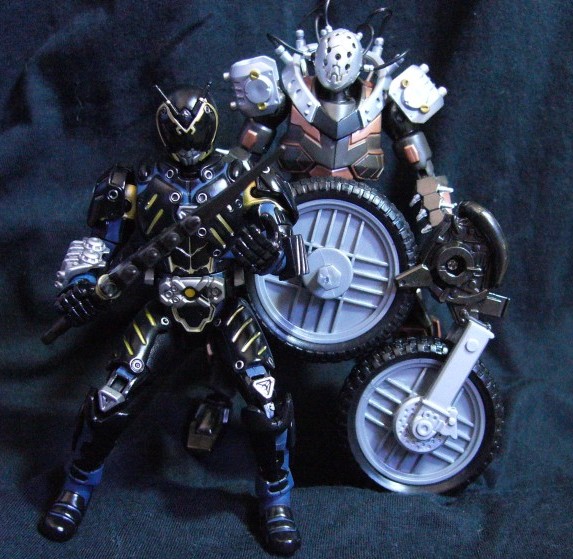 装着変身 仮面ライダータイガ、オルタナティブ、EX ミラーモンスターｽﾞ