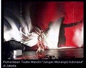 Putu Wijaya @ Teater Mandiri をビデオで見る_a0054926_17592295.jpg