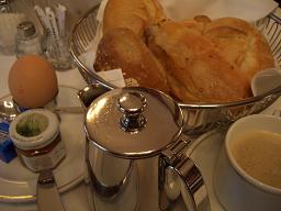 ウィーンで朝食を   ウイーン（オーストリア）_e0074251_9275338.jpg