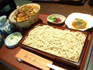 蕎麦行脚・その１０８（「朝日屋」・目黒区碑文谷）＜１２月１日　昼飯＞_f0011253_12471160.jpg