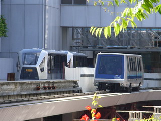 Skytrain　＠　チャンギ空港_a0002177_23512851.jpg