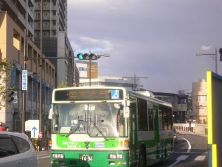 ＪＲ高槻駅前　高層ビルの裏側…_e0009772_21563236.jpg