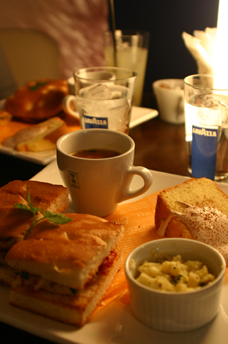 a0016311_0251343.jpg