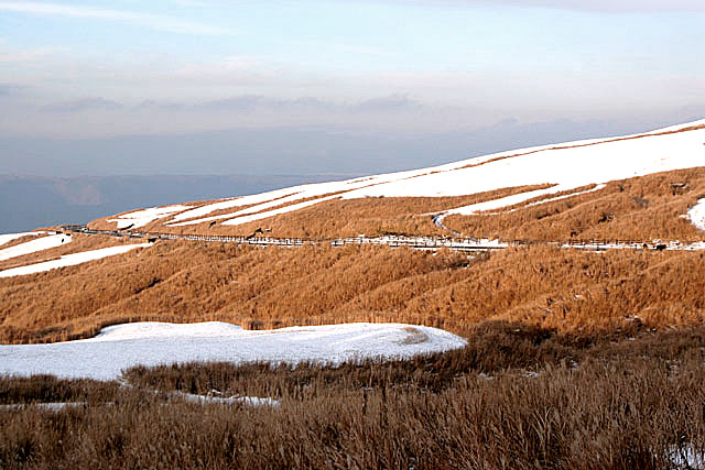 阿蘇の初冠雪_b0047206_2201948.jpg