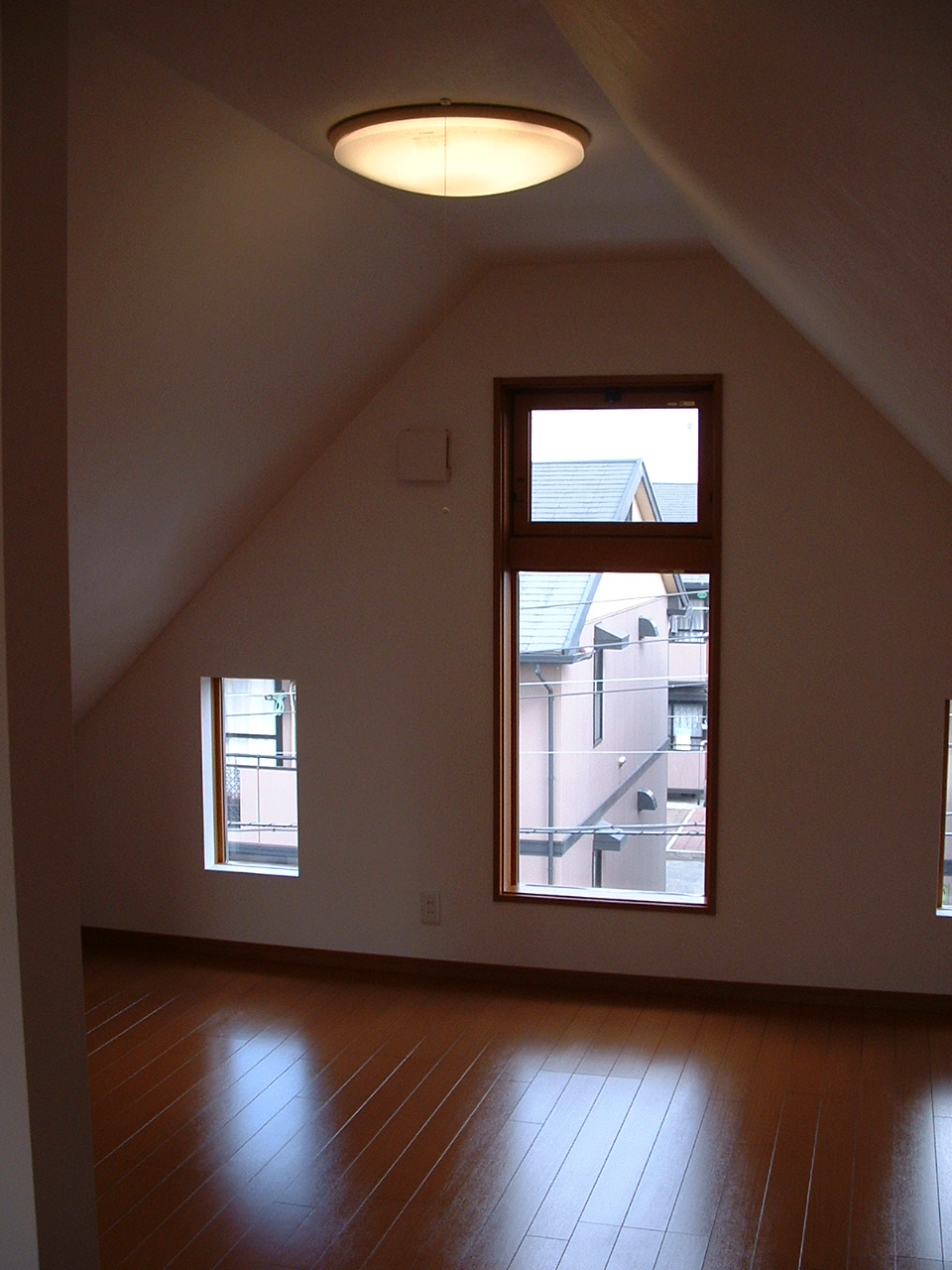 子供部屋 屋根裏の遊び部屋 多目的なスペースです Life