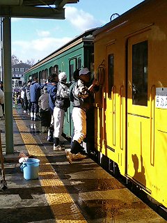 トロッコ列車清掃の日_b0019674_22255353.jpg