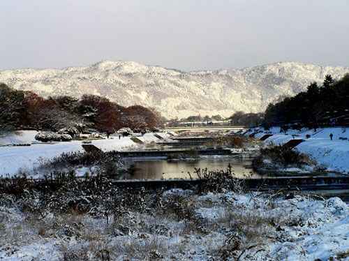 北山に雪が_e0048413_22561591.jpg