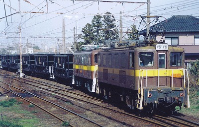 ホキ10000形貨物列車・・・_e0040714_20351496.jpg