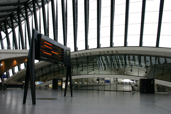 LYON TGV station_d0031968_722232.jpg