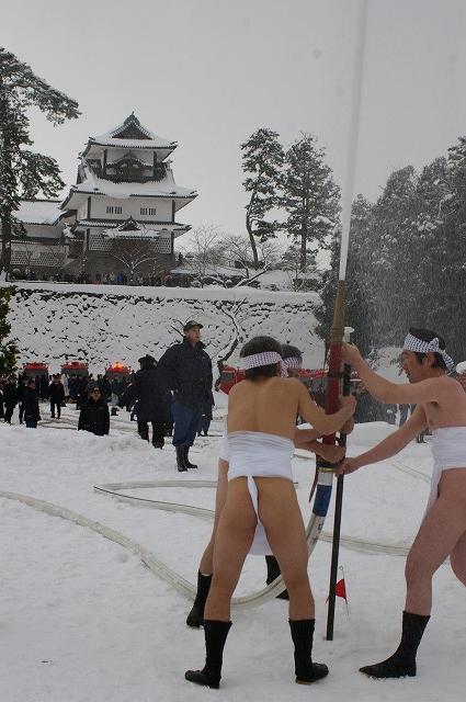 雪の中、出初式～金沢_d0043136_19344154.jpg