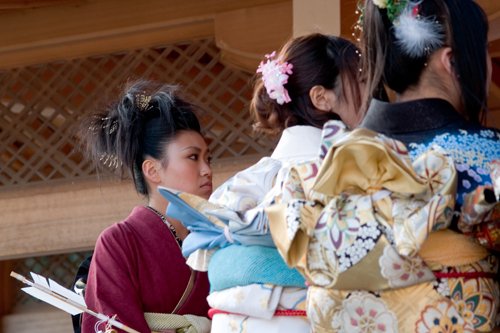 鶴岡八幡宮の「成人祭」_c0069413_21522437.jpg