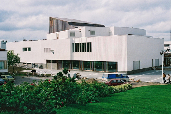セイナヨキの劇場 Theater in Seinajoki (1961, 68~69, 1984~87) A. AALTO / Seinajoki Finland  No.27/33_c0044801_9253365.jpg