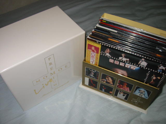 山口百恵 / MOMOE LIVE PREMIUM_b0042308_1827389.jpg