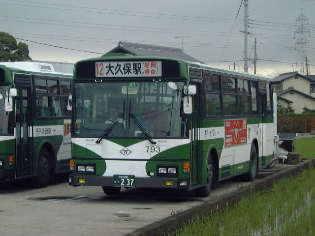 路線バス_e0093842_2203853.jpg