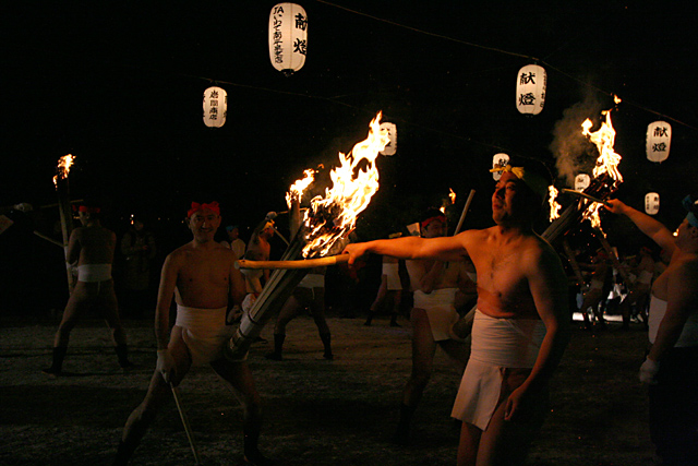 毛越寺　二十日夜祭_b0049843_2037534.jpg