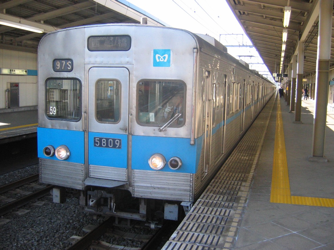 報恩・昭和の電車グラフィティ９－（営団）５０００系_d0044222_2047793.jpg