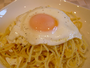 貧乏なスパゲッティ La Cucina Primavera 貧乏なスパゲッティ La Cucina Primavera