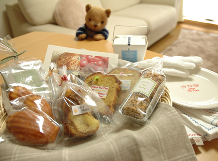 satoちゃんのお菓子_b0016049_1440535.jpg